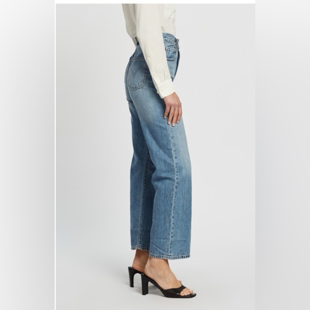 Levi's Women's Size 26 Wellthread Ribcage Straight Jeans In Medium Light Wash - Picture 5 of 15